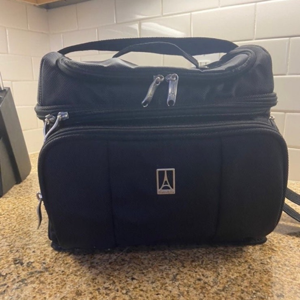 Travel pro lunch bag